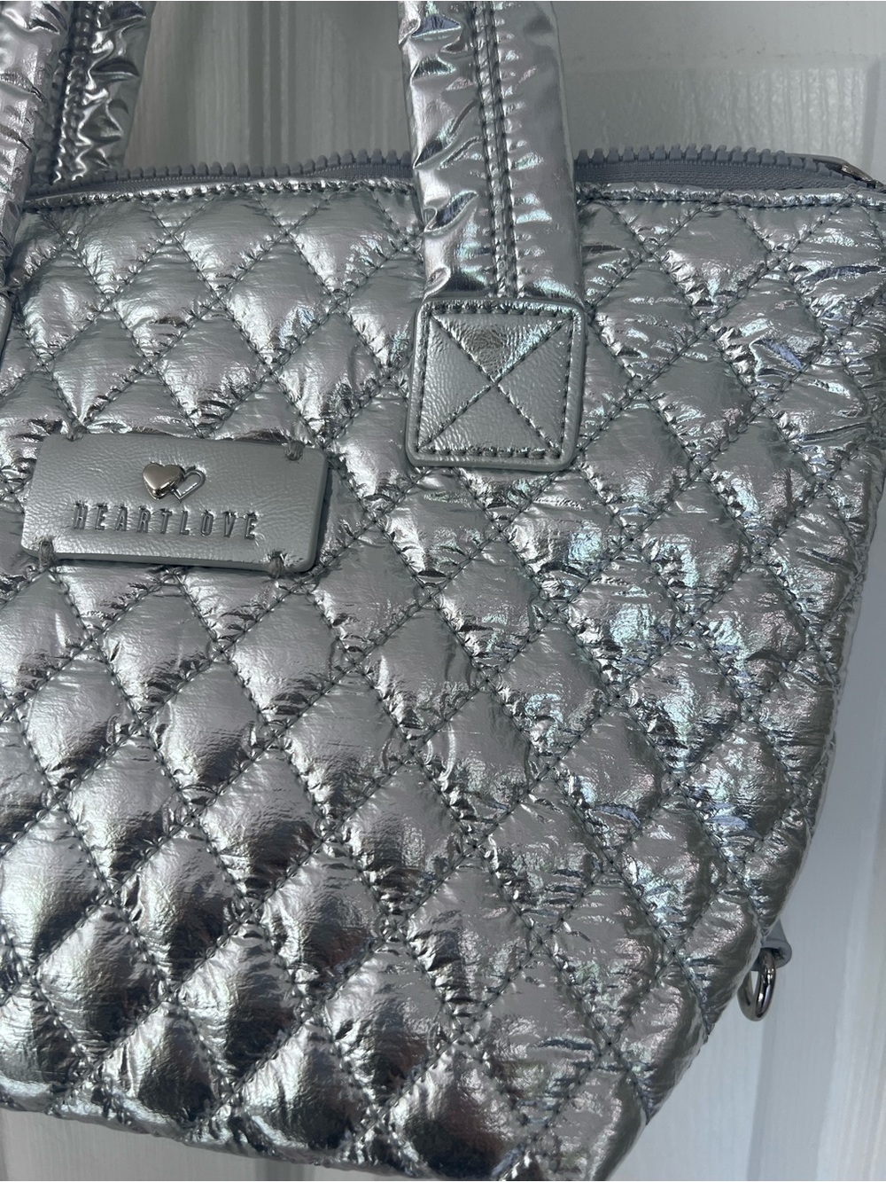 Heart Love Medium-Sized Plain Women's
Crossbody Bag with Coin Holder NWT silver - Picture 7 of 9